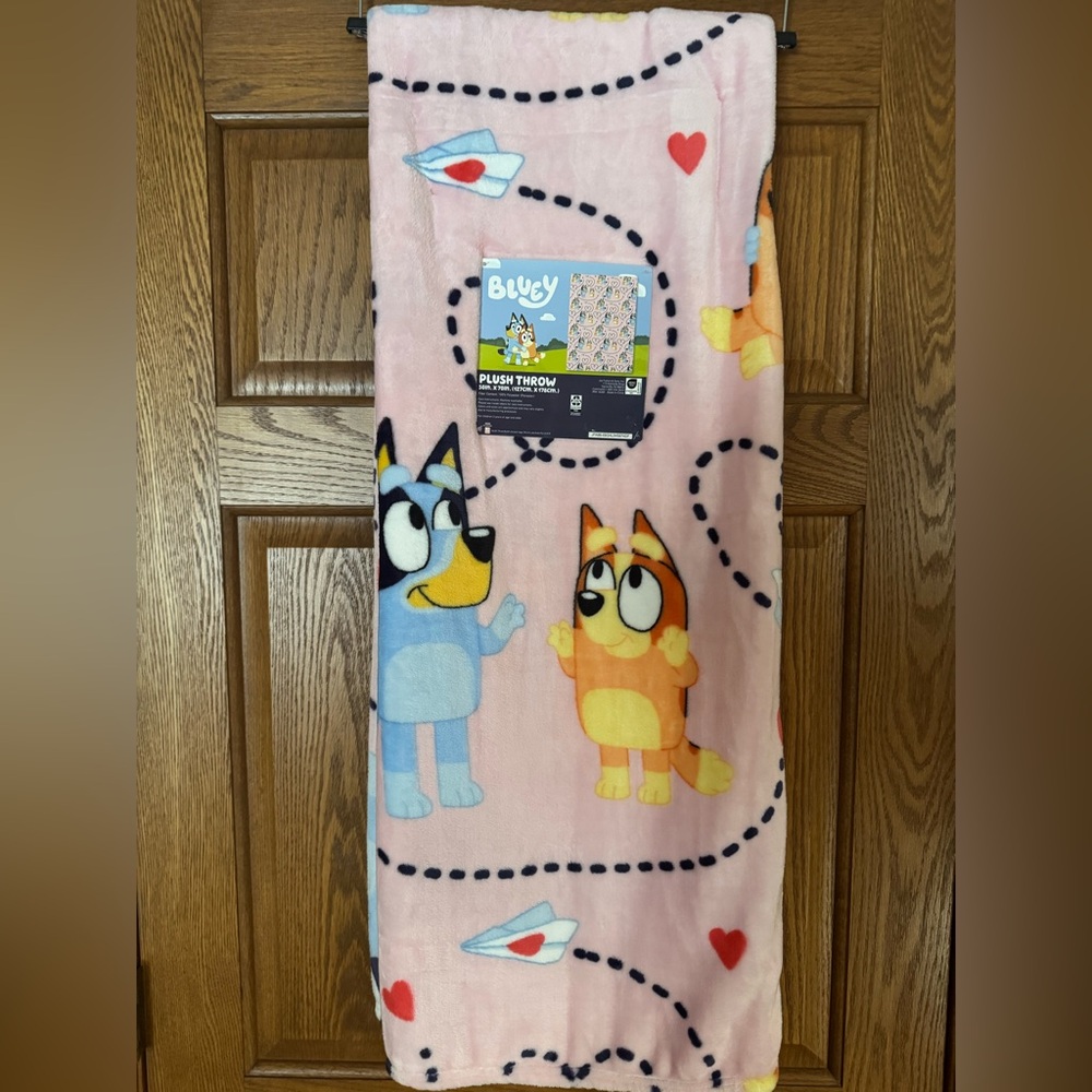 Bluey and Bingo Pink Valentine’s Blanket - NWT